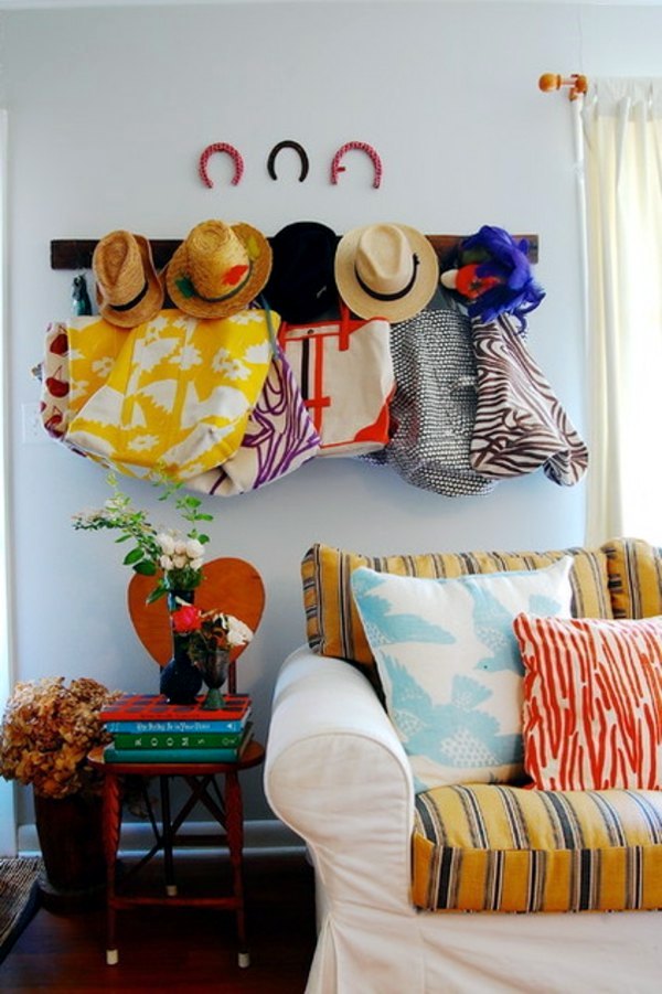 Apartment set ideas - variety of home furnishings and lively textures