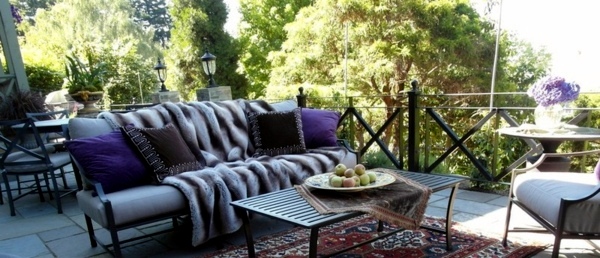 Apartment set ideas - variety of home furnishings and lively textures