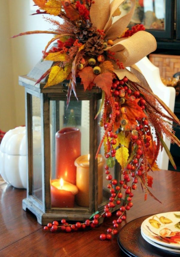 Insert autumn flowers as table decoration or home - great examples Insert autumn flowers as table decoration or home - great examples