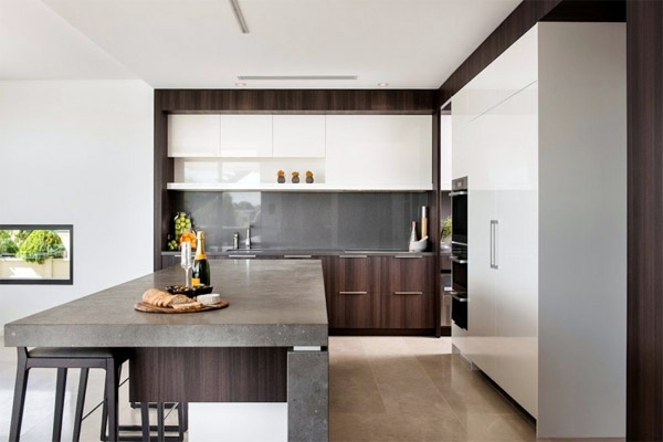 Modern house with gorgeous views in Australia
