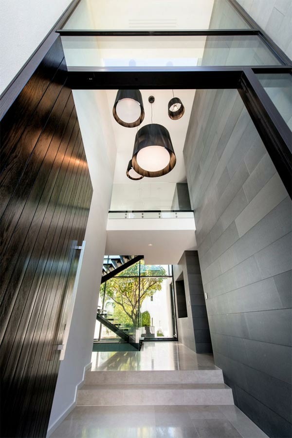 Modern house with gorgeous views in Australia
