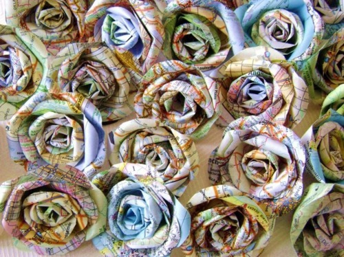 Easy DIY party decoration made of paper Easy DIY party decoration made of paper
