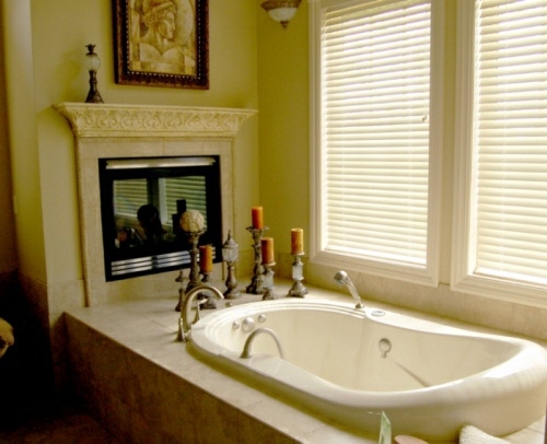 25 Bathroom designs with built-in fireplaces - romantic atmosphere