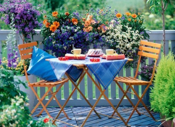 55 Balcony Greenery Ideas - Choose flowers for balcony and arrange
