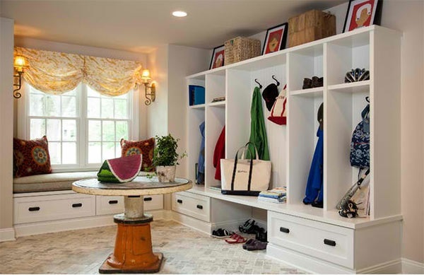 Corridor wall design - customize the hallway functional