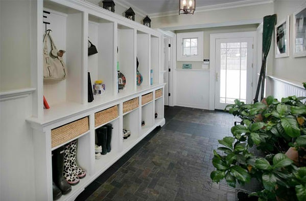 Corridor wall design - customize the hallway functional