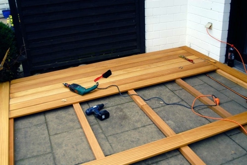 Deck embarrassed - cool idea for your outdoor area Deck embarrassed - cool idea for your outdoor area