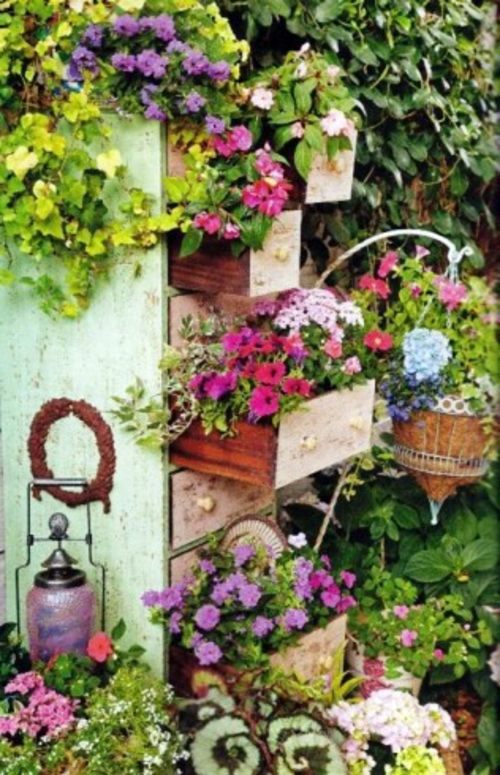 Employ 20 creative ideas how old objects as decoration