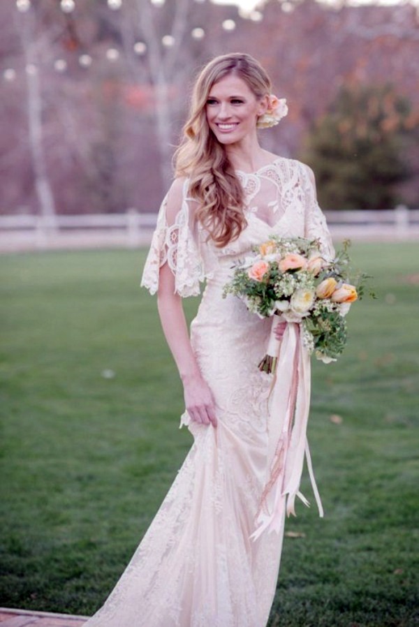 My Wedding Decor in creamy and peach colors