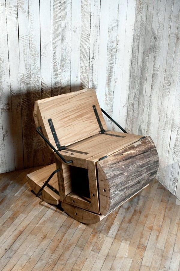 Environmentally friendly oak chair of Architecture Uncomfortable Workshop