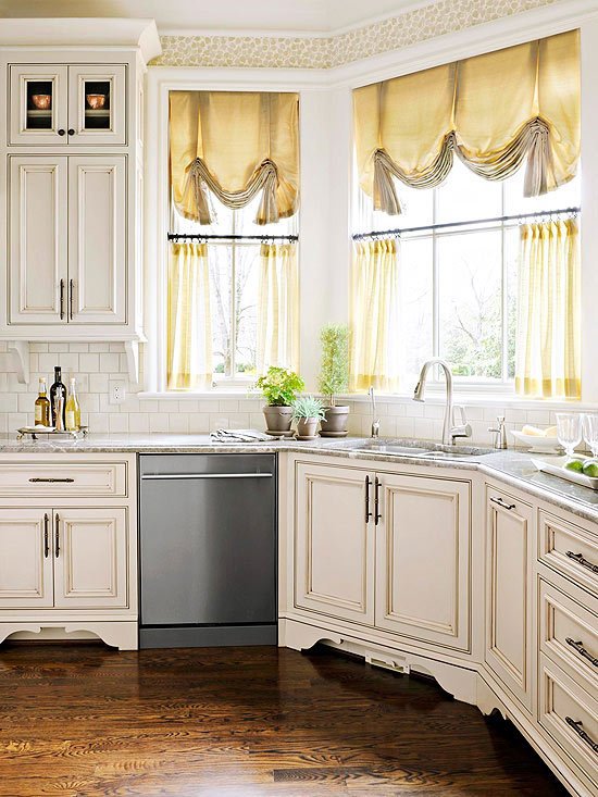 White kitchen cabinets for every taste