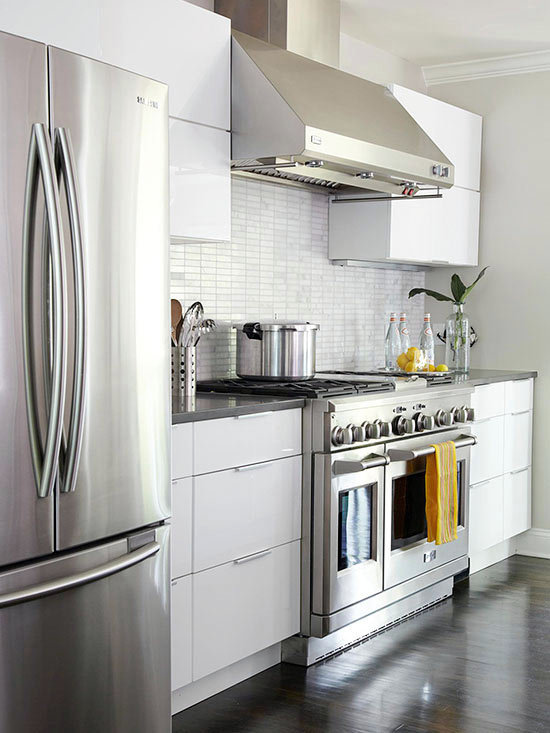 White kitchen cabinets for every taste