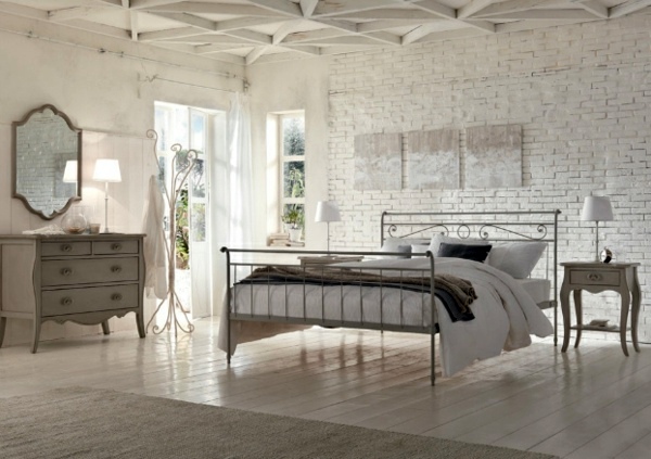 Gorgeous bedroom design with natural flair