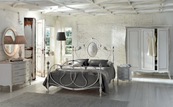 Gorgeous bedroom design with natural flair