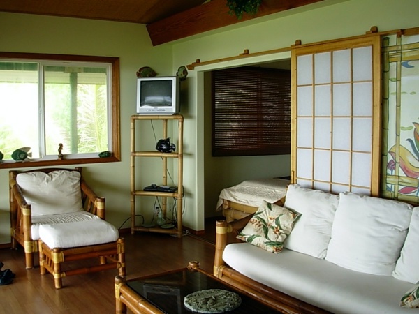 Green wall color - can be reached by a trendy decor Green wall color - can be reached by a trendy decor