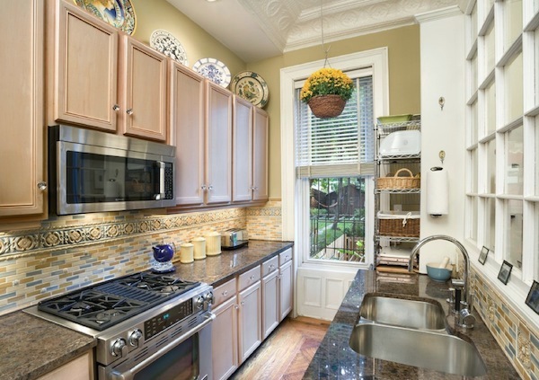 Small built-in kitchen - Excellent Design Ideas