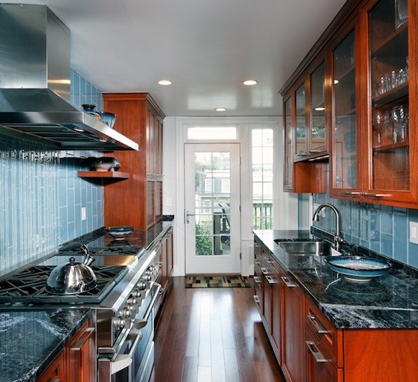 Small built-in kitchen - Excellent Design Ideas