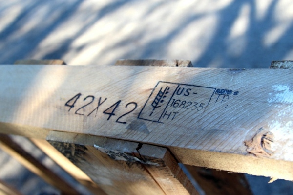 DIY wooden box and storage box from Euro pallets DIY wooden box and storage box from Euro pallets