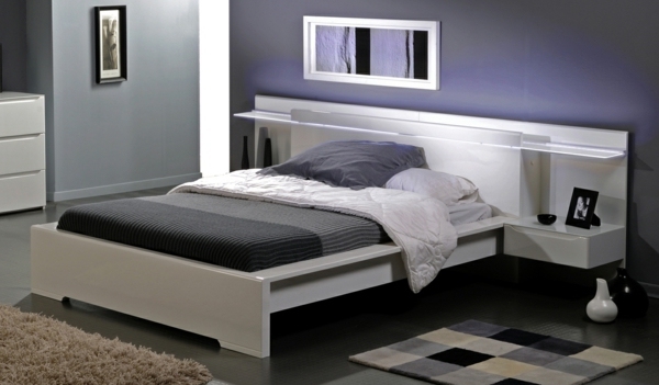 Elegant Headboard in Black and White Elegant Headboard in Black and White