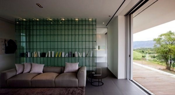 Minimalist Cabin Design extends over 150 meters Minimalist Cabin Design extends over 150 meters