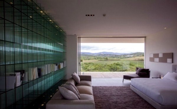 Minimalist Cabin Design extends over 150 meters Minimalist Cabin Design extends over 150 meters