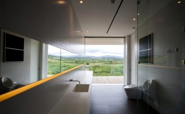 Minimalist Cabin Design extends over 150 meters Minimalist Cabin Design extends over 150 meters