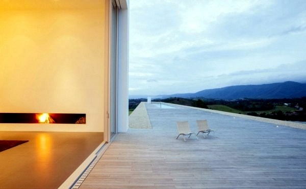 Minimalist Cabin Design extends over 150 meters Minimalist Cabin Design extends over 150 meters