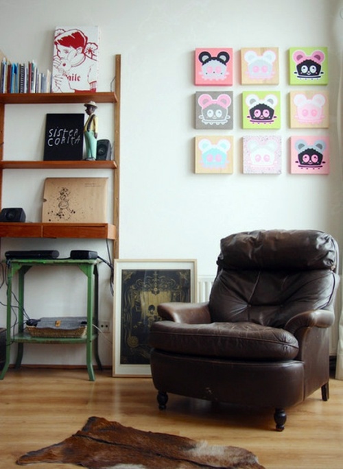Creative decorating ideas - street finds and works of art in a house in Amsterdam