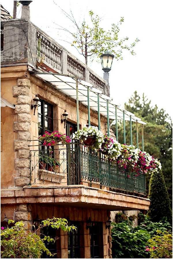 Romantic wedding in the French style