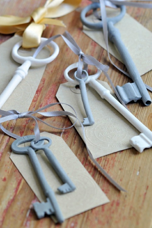 Decorative ceramic figures from Shan Annabelle Valla