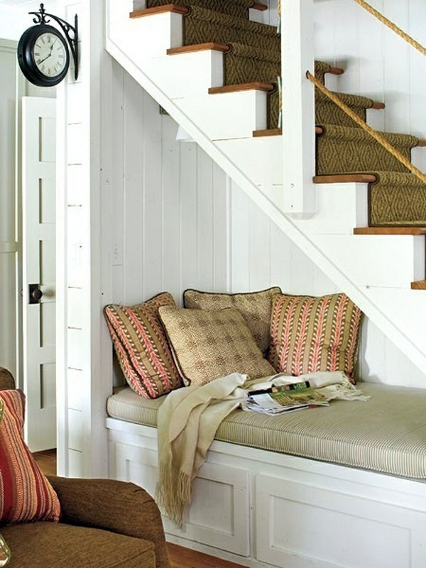 Modern stairs - Practical advice for the use of the area under the stairs