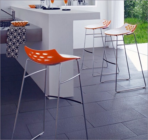 October Sunset: 10 ideas for orange bar stool with backrest