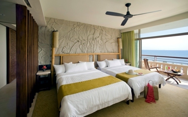 Wall design with wallpaper
