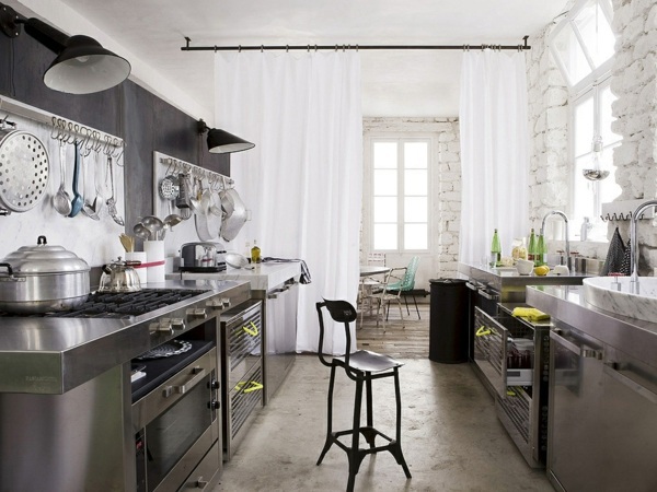 Gray as trendy color for the wall design