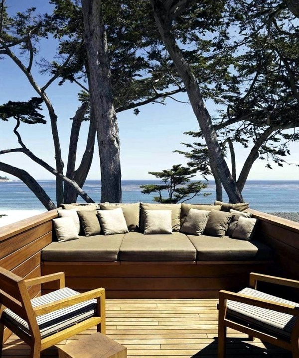 Contemporary wooden house Japanese elements and courtyard with a glass roof Contemporary wooden house Japanese elements and courtyard with a glass roof
