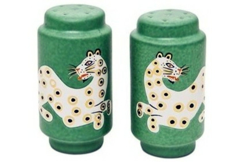 Leopard pattern on which to pounce