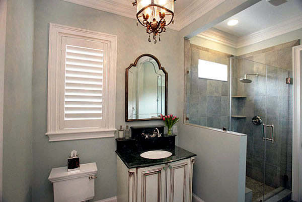 Decorating tips for Small Bathrooms