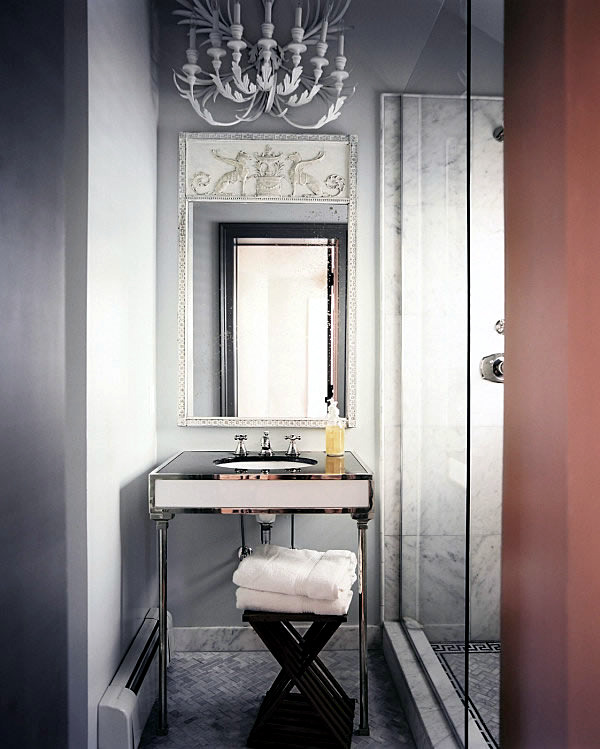 Decorating tips for Small Bathrooms
