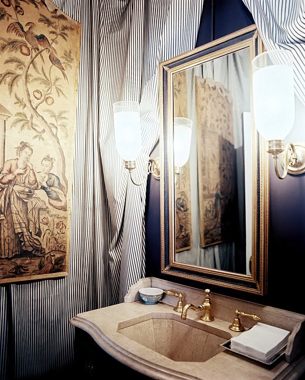 Decorating tips for Small Bathrooms