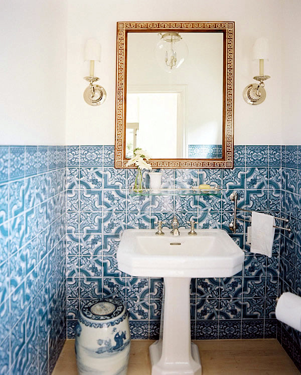 Decorating tips for Small Bathrooms