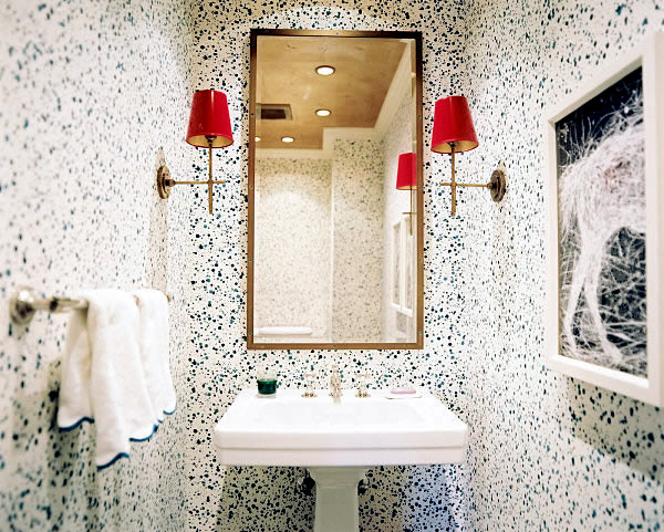 Decorating tips for Small Bathrooms