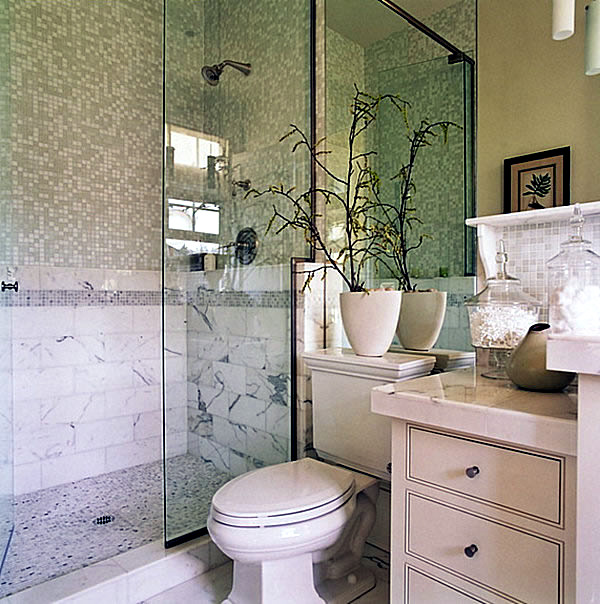 Decorating tips for Small Bathrooms