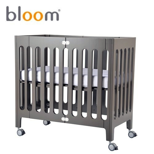 Small Baby Room Design Modern Foldable Crib Interior Design