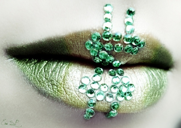 Halloween Schminken - Halloween Makeup by Eva Pernas - Fascinating ideas on how you make up your lips for Halloween