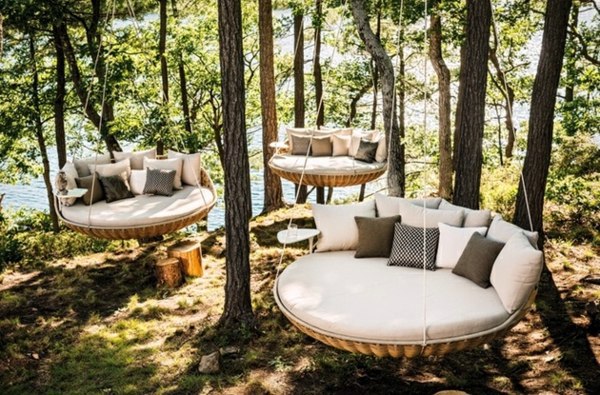 Hanging Swing deck rest for luxurious lounging