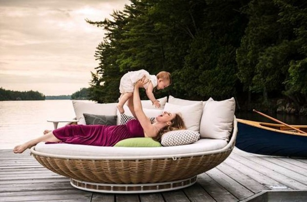 Hanging Swing deck rest for luxurious lounging