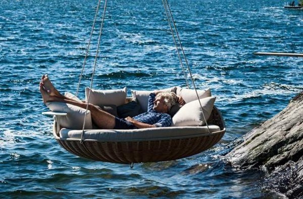 Hanging Swing deck rest for luxurious lounging