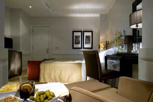 The modern interior design of Hotel St. George Roma