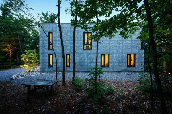 Unique house in Quebec - admirable complexity within a concrete box