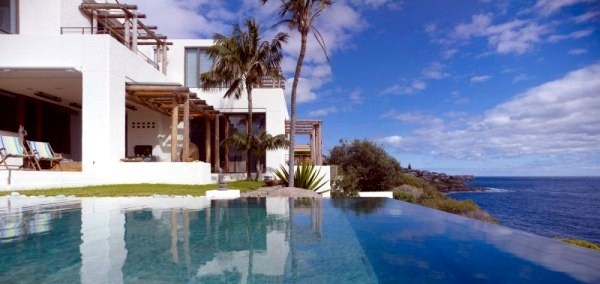 Beach house with infinity pool offers stunning views to the sea ...